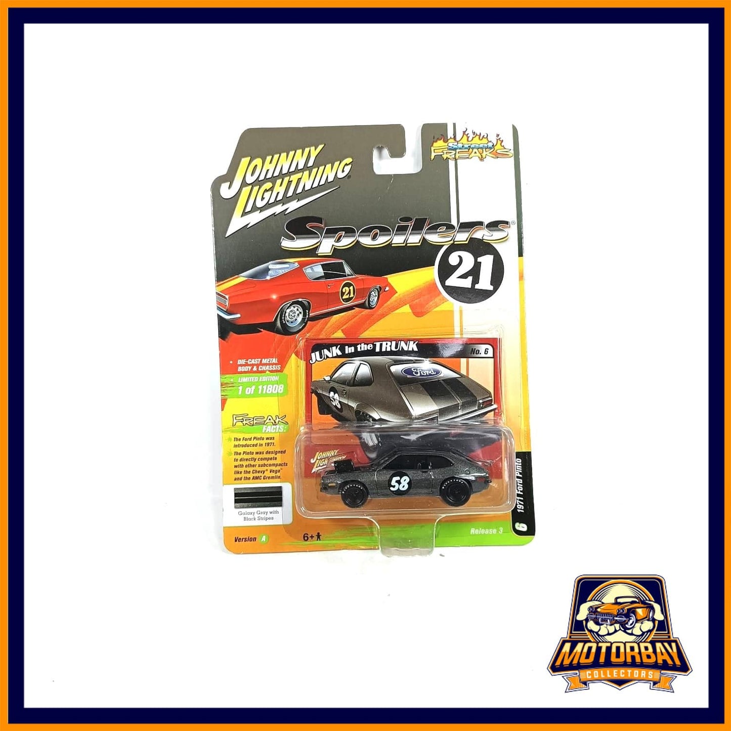 Johnny Lightning 1/64 1971 Ford Pinto