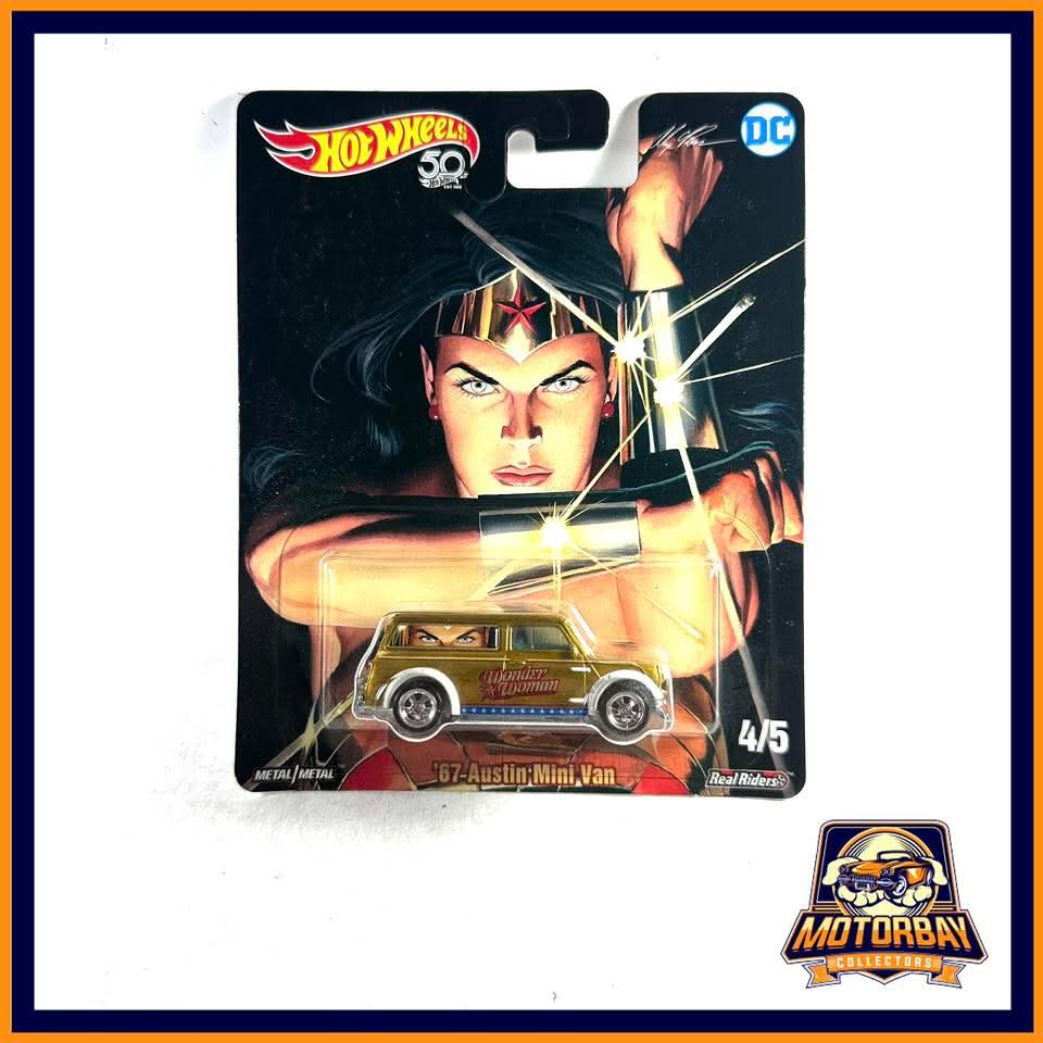 Hot Wheels 1/64 La Mujer Maravilla 67 Austin Mini-Van